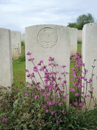 Bagneux British Cemetery Gezaincourt - Gilson, Fred